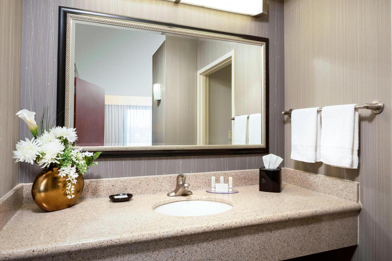 Courtyard By Marriott Columbia Hotel Bagian luar foto