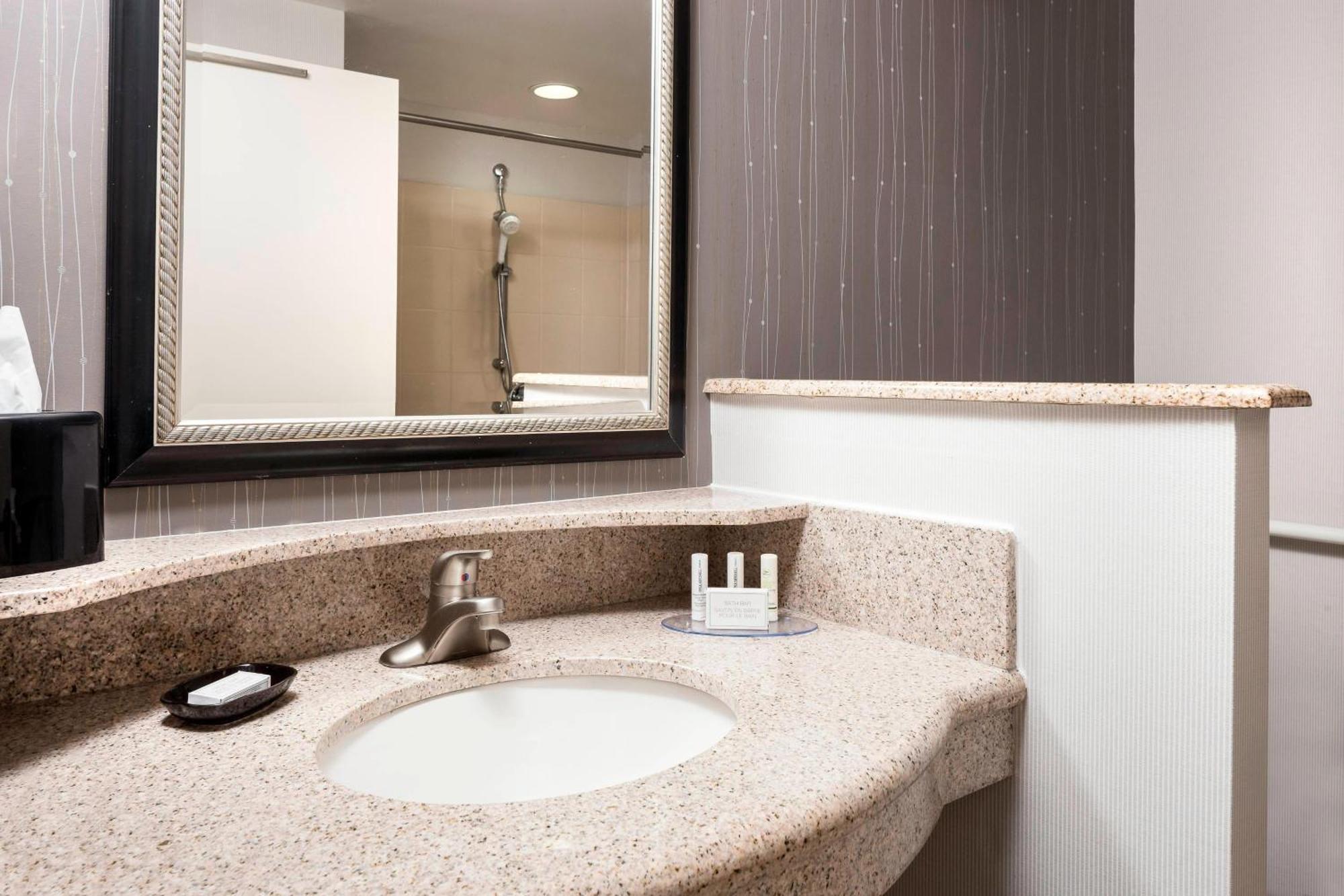 Courtyard By Marriott Columbia Hotel Bagian luar foto